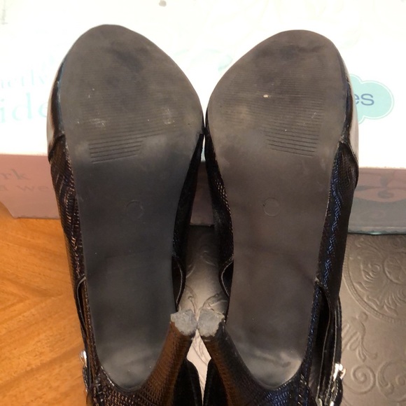 Maurices Haven mixed bootie 11 in original box - Picture 6 of 8